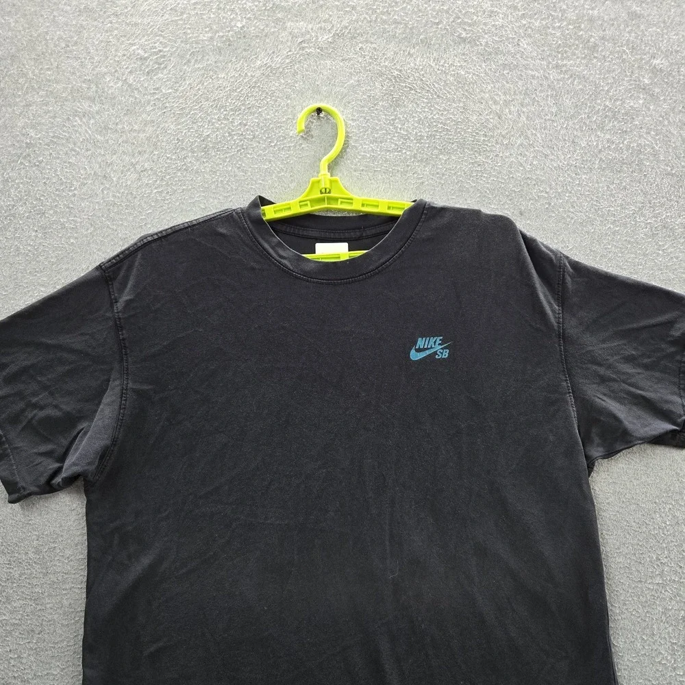 Nike Men Shirt L Black Graphic Scorpion DB9975-010 Logo Short Sleeve